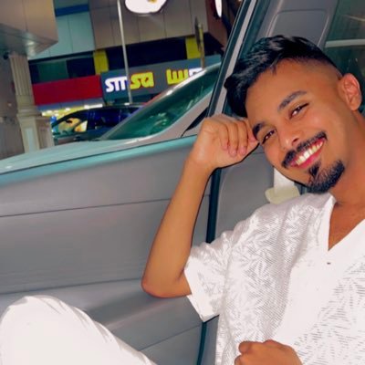 ( أنا صديق للأبرياء والفقراء ومن خذلتهم الحياة ). (حساب شخصي )