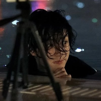 myuniversejkk's profile picture. elini bırakırsam uçarsın, incinirsin diye korkuyorum