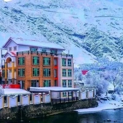 nwr_rhmn's profile picture. یار