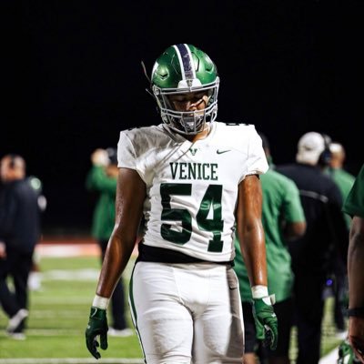 6’2 230 lbs C/O 25’ DE @VeniceIndians 3.8 GPA