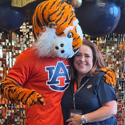Auburn alum, Auburn Twitter Mob. 🏈🏀⚾️🏒🏌🏽‍♀️🤸🏻‍♂️🐴 🤸🏾Everything AU. 2018 HS Teacher of the Year, Jesus follower, old-school conservative  🇮🇱