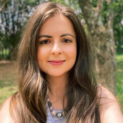 Mentora de autoconhecimento e desenvolvimento pessoal.