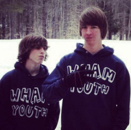 ABucketBoy's profile picture. One day, I got bored and made a Twitter and followed my friend Sarah's followers..........;]....... No one is as sexy as the ATL boys~;D