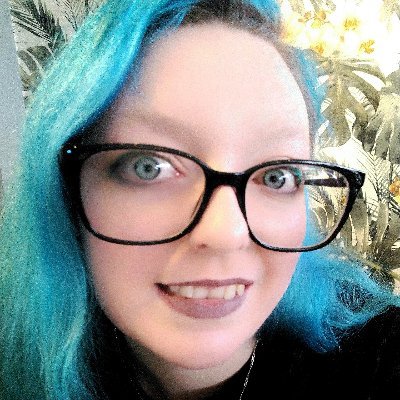 35 | She/Her | Aquarius♒️ | EIR🇮🇪 | Queer(Aiteach)🏳️🌈| D&D player🎲 | VtM Storyteller🎭 | Comics reader📚 | Sci-fi/fantasy writer✒️ and Photographer📸