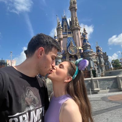 alvaromancha9's profile picture. cuando el camino se hace duro, solo los duros seguimos caminando. 9