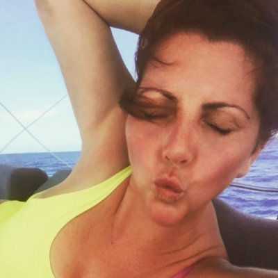 aliwisch's profile picture. Paris is always a good idea.