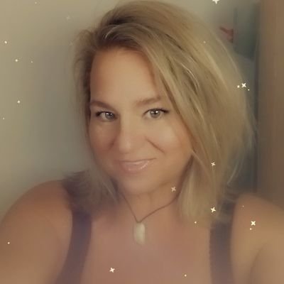 mom.
Harry Styles/1D boys concert goer, NJ Shoregirl, Duran2, 1D, my favorite YouTubers,
manifesting... weight loss journey. etc