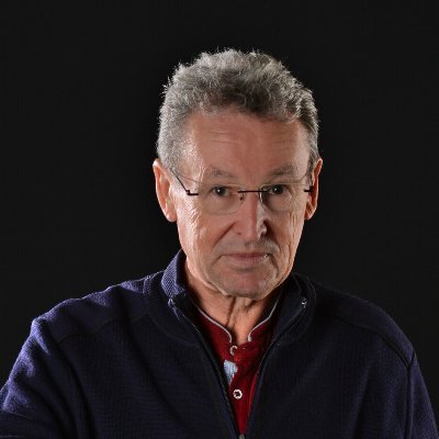Retraité SNCF
Joueur Echecs - Rennes Paul Bert
Arbitre Fide