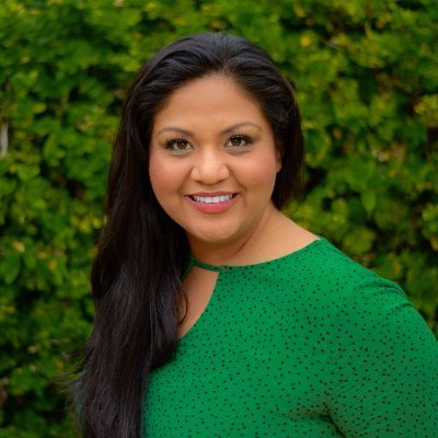 missbettyflores's profile picture. Sales & Communications Strategist