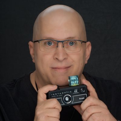 johnbergsingpix's profile picture. I'm a Nashville-based creator specializing in family and environmental portraiture!