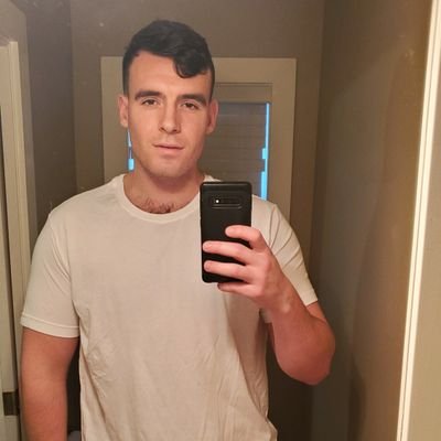 🇨🇦  Professionally good looking - 🌶 links 👇👇                      message me on OF
https://t.co/9xIOoc2cV4

6'6 260 lbs 
  findom - @AlphaGodJake