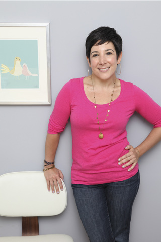 Professional Organizer Jeni Aron has been helping clients since 2003. Let's tackle your mess together!