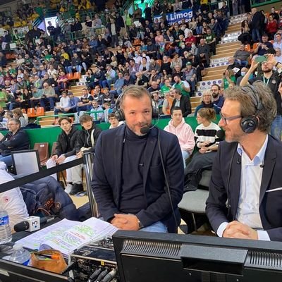 ▪️ Basketteur professionnel au repos forcé 🤷‍♂️ #lnb ▪️Pépinière vente Arbres d'exception https://t.co/9Uk5dOmWPA ▪️Consultant📺🎙️ #Skweek #Fr3 #Fedcom