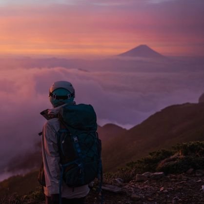 山歩き、カメラ、本好き。常に旅したい。ギター1年め。 キャンプはじめちゃった。山梨3年め。週1都民。