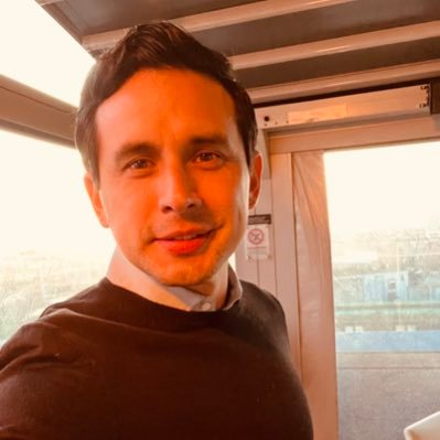 quiqueperex's profile picture. Je chante donc Je vis