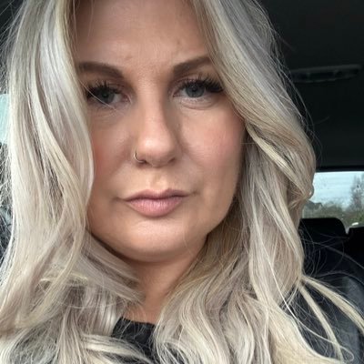 ADHD 😎Mum of 2 girls ❤️ Clyde 🐶 & Begbie’s 🐱Mum Gareth’s wifey 🥰