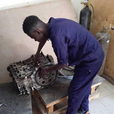 Automotive engineer 🔧⚙️
man city die hard ⚽🇰🇪