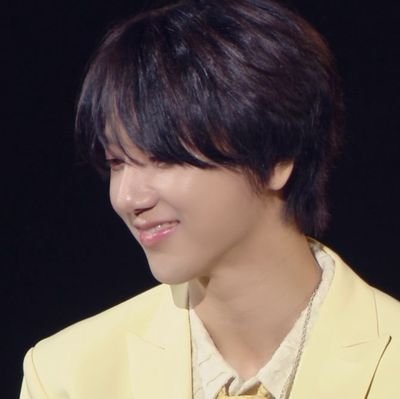 Yeyewuuu_'s profile picture. Cat lover🐈
ELF 💙
Clouds ☁️
Yesung
Super Junior