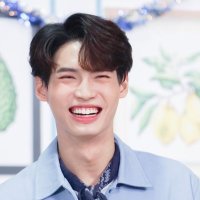 rere (@pouhwinnie) 's Twitter Profile