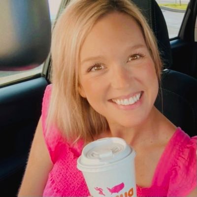 hollyhoneyburke's profile picture. 🇨🇦 registered nurse | she/her