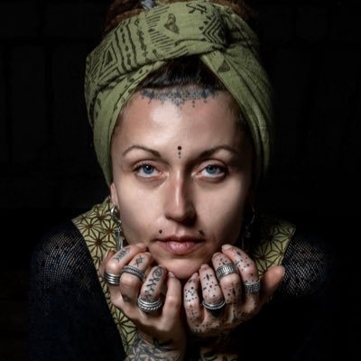 Nomadic artist traveling the world 🌎 NFT ➡️ https://t.co/gWIBHSUv8o