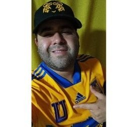 Mexicano, Regio, Abogado, Hincha de Tigres, Romántico, Bohemio, Taurino, el Alma de la Fiesta, etc, etc