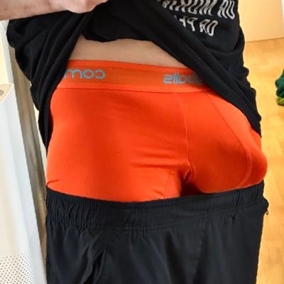 bimann • verheiratet • mittfünziger • versucht den alltagsbedingten geilheitsverlust zu bekämpfen🤣 #cockpics #schwanzfotos #wichsen #sperma #bisex 🔞