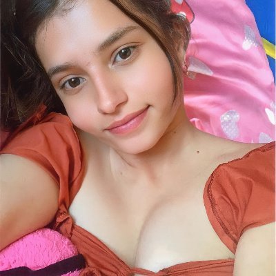 Comunicadora social. Amante de la luna, las estrellas, la música, la poesía, los animales y las fotos
