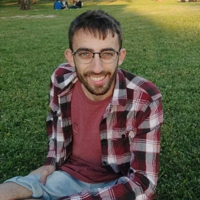 לא סטודנט, מחפש את עצמו, חקלאי, הייטקיסט, אקטיביסט וחייל בצבא הבוטים של הקב