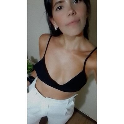 Futura diseñadora de moda
Vegetariana
Mamá de mí gatita To🤍