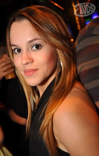 Qro ser uma perfeita carta de amor escrita pelo dedo de Deus.
Futura esposa e mãe (fé!)
Eu qro ser somente uma mulher, segundo o coração de Deus!