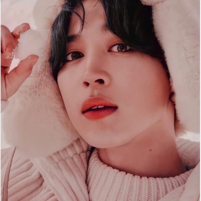 Libra/Half Korean&Japanese/Love BTS/Bias:Jimin, Suga.