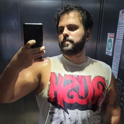 Reage, Roqueiro!
Tô aqui pra conhecer os artistas mais populares que VOCÊS escutam e eu não faço ideia de quem são!