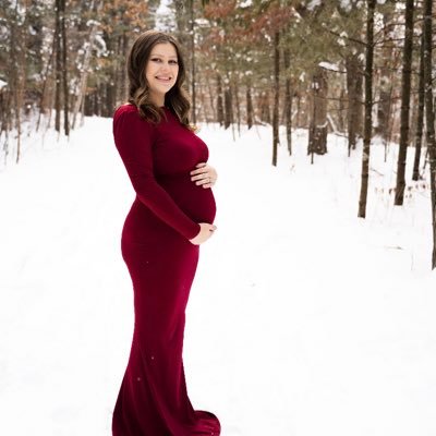 KatieWraspir's profile picture. Hi, my name is Katie and I'm a shopaholic.