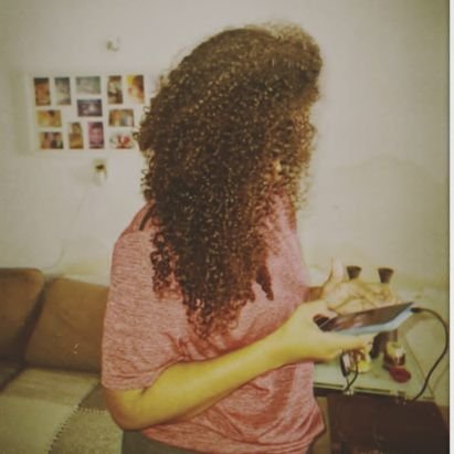 sammytenoriio's profile picture. Escritora, poeta, cantora e compositora.

“São suas decisões e não as suas condições que determinam o seu destino .”