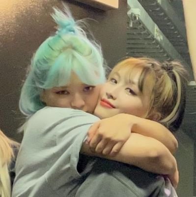 saw twice, svt, red velvet, itzy and fromis_9 + lingorm || super marupok kay momo, orm and maloi 🙈
// fan account