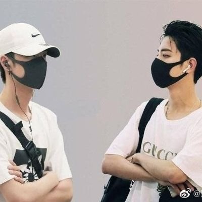 ทีแรกก็นึกว่าติดซีรีส์ ป่าวค่ะ! ติดผู้ชาย😥😥 แม่ปลอมของ #WangYibo
#Xiaozhan 💚
