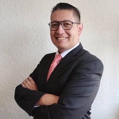 Ingeniero en sistemas computacionales de la UNITEC, Técnico profesional del CONALEP y pro Linux, tengo ailurofilia
