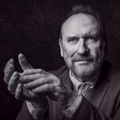 This page has been set up to allow the fans of colin hay to be closer to him