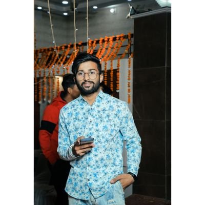 _Naughty_King's profile picture. Jhoot, Kapat Aur Fareb ki duniya se door rehta hoon 
Main Raakshas Insaano ki basti se door rehta hoon...😈🔥