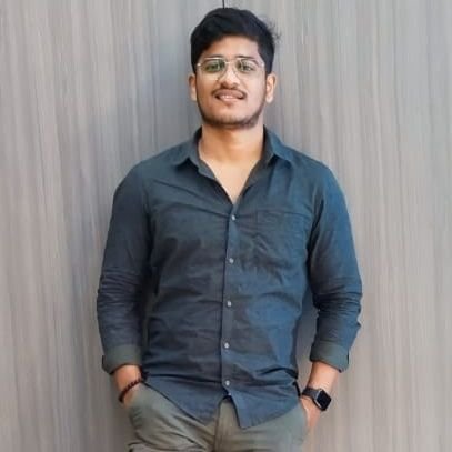 CLevel100's profile picture. Youtuber || Vlogger || MBA