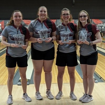 Official Twitter account of @ESHawksSports Bowling. 2008, 2011, & 2012 NCAA Champions! 2011 & 2013 USBC Champions! Sponsored by Nike, Storm & Turbo Grips