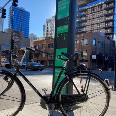 Chicago’s one and only Bike Counter on NW corner of Wells & Chicago. #wellsbikecounter