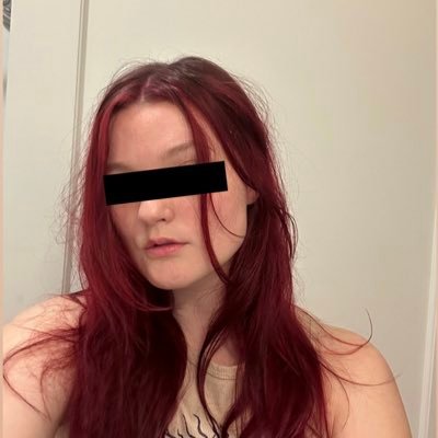 AliceMoonyyy's profile picture. my eyes are greenish