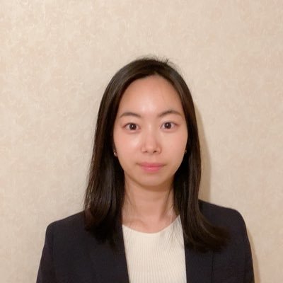 政府機関で海外投資関連の社内通訳 / 2022.2〜通訳デビュー /サイマルアカデミーにて逐次通訳・同時通訳訓練修了 / 慶應大学法学部政治学科卒/TOEIC 980 / 全国通訳案内士 / 英検1級 /国際政治関連のフリーランス通訳者が夢です!