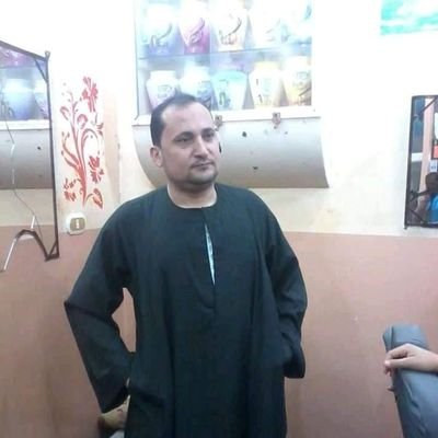 بحب كل الناس وبحب بلدى وبحب اعيش فى حالى مليش فى السياسه