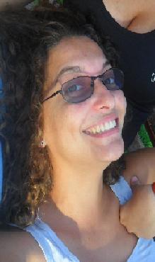 Uma cabra da peste das Alagoas. Estima a cultura como forma de humanização e consciência crítica.  Aquariana de vícios permissíveis e estudante da UNEAL.