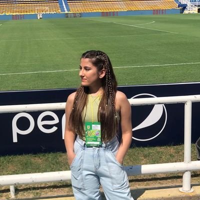 🦋
Apunta a una estrella y ve que pasa
• Periodista