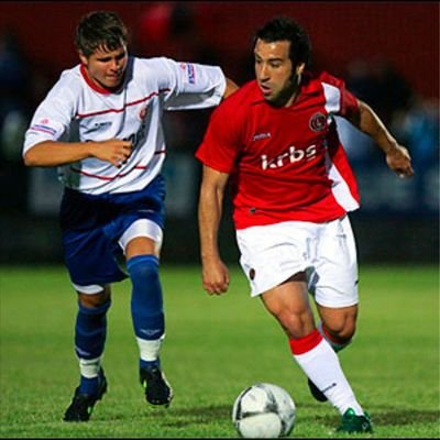 ⚽ Entrenador profesional de fútbol. 
⚽ Ex futbolista profesional. 
(Las cualidades suman, pero la actitud multiplica) 💪