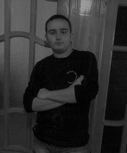 Butun  Turk  dunyasinin  hayraniyim. Her zaman  duzgunluyun  ve  insanligin  tarafindayim...